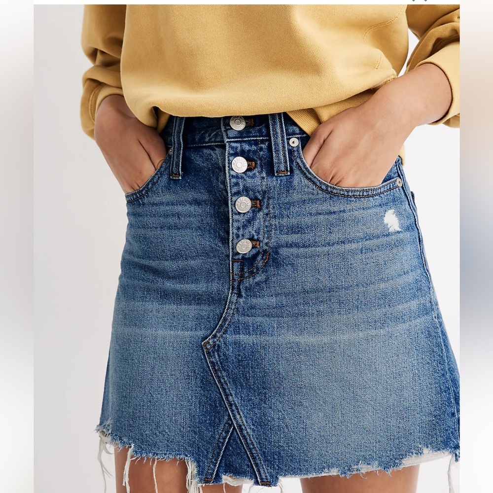 Madewell, A Line Denim Distressed Mini Skirt. Size 31, Distressed blue
